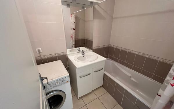 Appartement à vendre    3 pièces •  Saint-Étienne-de-Saint-Geoirs