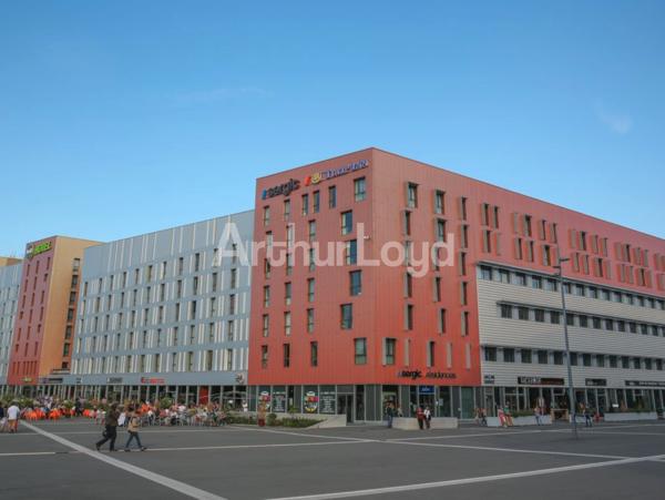 Bureaux à louer à Villeneuve d'Ascq avec parkings en sous sol et métro à proximité