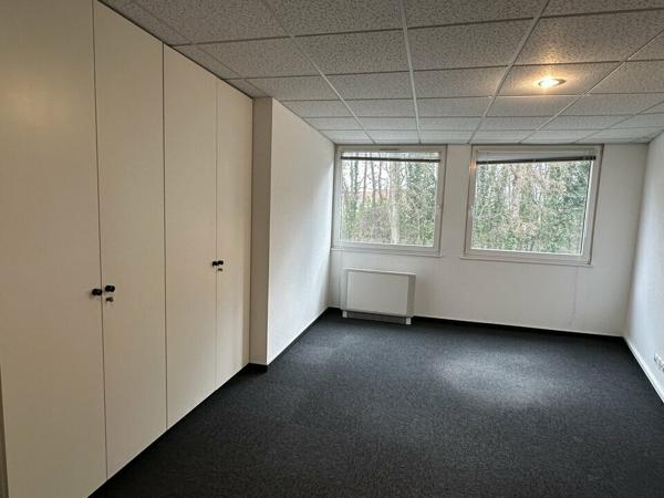 BUREAUX à LOUER de 403.57 m²