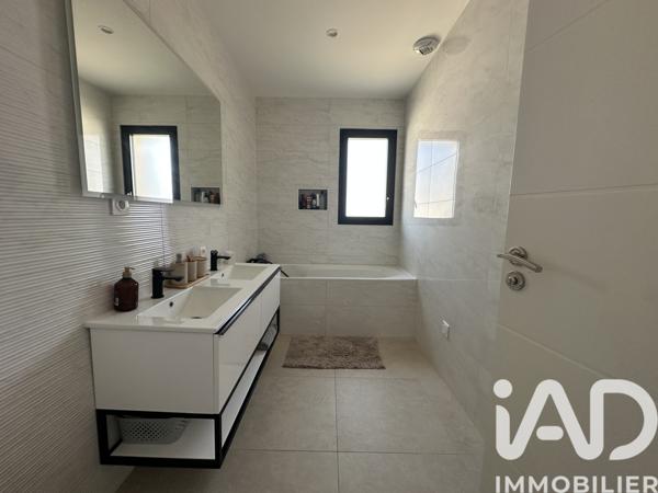 Maison à vendre 6 pièces 150 m² Sainte-Gemmes-sur-Loire