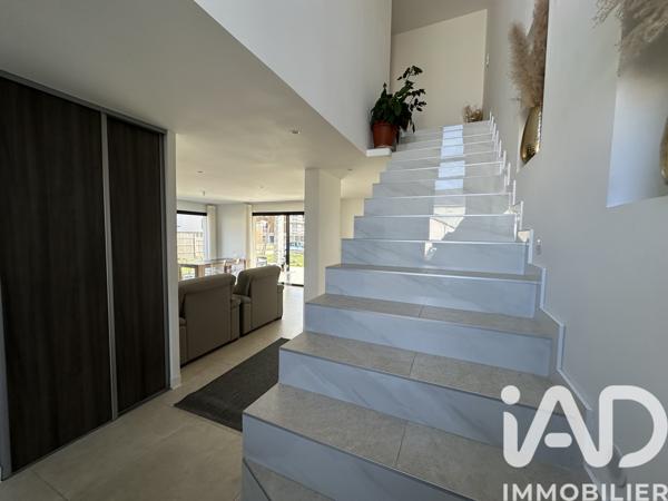 Maison à vendre 6 pièces 150 m² Sainte-Gemmes-sur-Loire