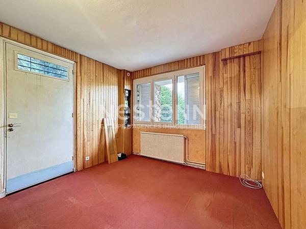 À vendre : Maison individuelle de 126 m² avec grand jardin, garage triple et combles aménageables à Morangis