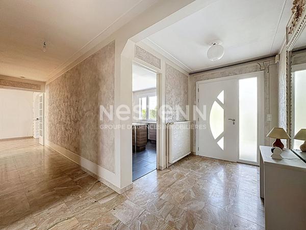 À vendre : Maison individuelle de 126 m² avec grand jardin, garage triple et combles aménageables à Morangis