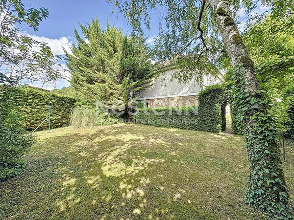 À vendre : Maison individuelle de 126 m² avec grand jardin, garage triple et combles aménageables à Morangis