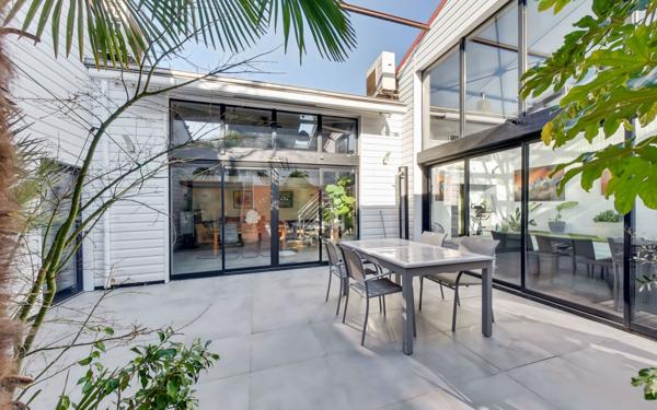 Maison à vendre    6 pièces •  La Rochelle