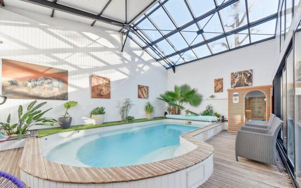 Maison à vendre    6 pièces •  La Rochelle