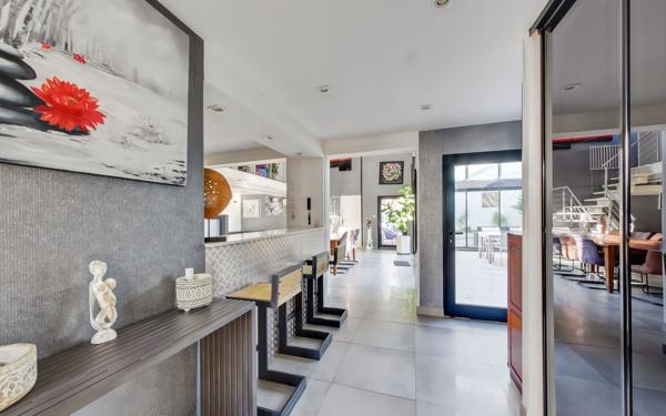 Maison à vendre    6 pièces •  La Rochelle