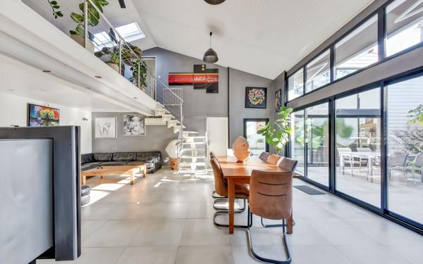 Maison à vendre    6 pièces •  La Rochelle