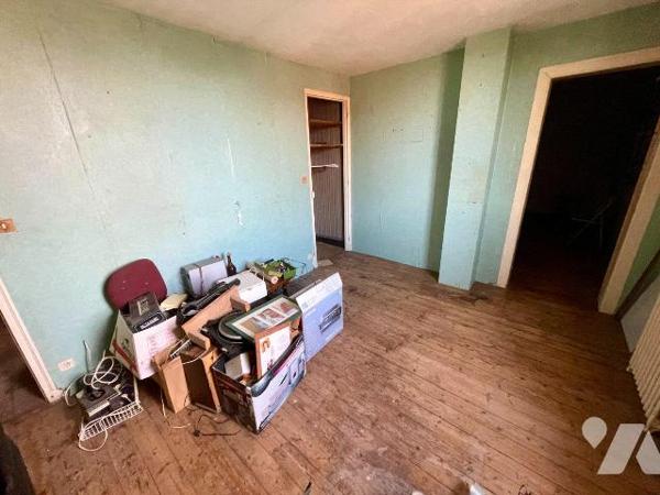 MAISON DE VILLAGE
A VENDRE A COUCY, commerces proches, à 10 min de Rethel.
Gare à Lucquy à qu...