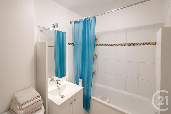 Appartement F3 à vendre  3 pièces - 58 m2 LA COURNEUVE - 93