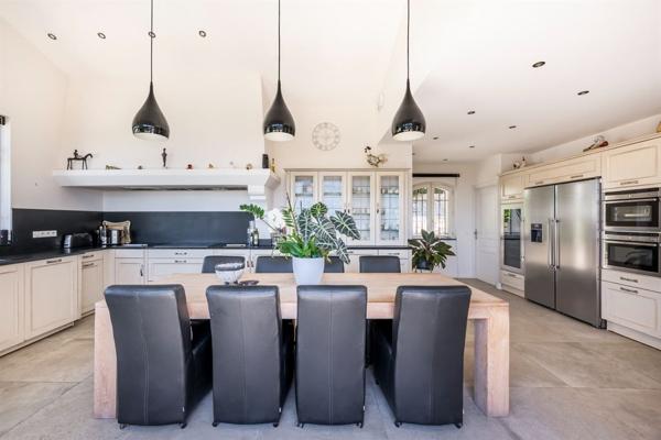 Vente Villa de luxe Châteauneuf-Grasse 10 Pièces 390 m²