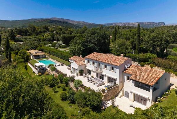 Vente Villa de luxe Châteauneuf-Grasse 10 Pièces 390 m²