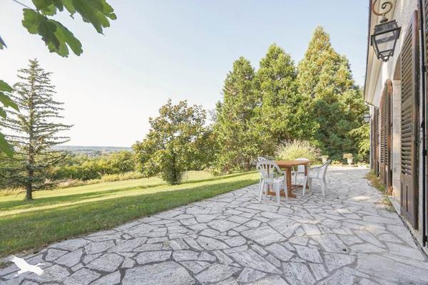 Maison à vendre 442 260 € Luynes 7 p 185 m² DPE D