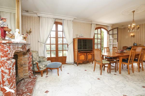 Maison à vendre 442 260 € Luynes 7 p 185 m² DPE D