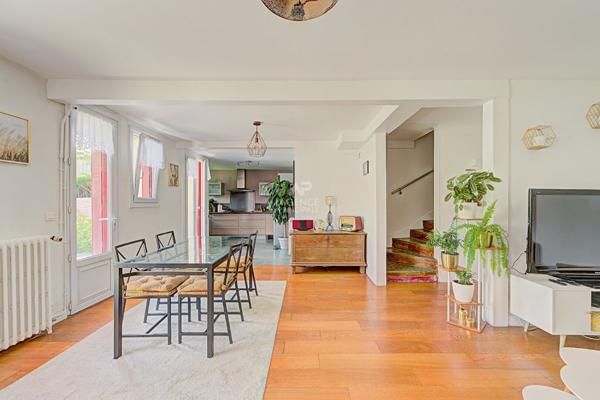Maison Saint Germain En Laye 5 pièce(s) 124.42 m2 599 000 € **  - Référence  18688