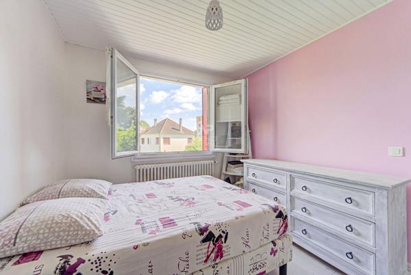 Maison Saint Germain En Laye 5 pièce(s) 124.42 m2 599 000 € **  - Référence  18688