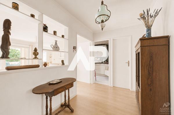 Appartement Rueil Malmaison 4 pièce(s) 83.21m² 570 000 € **  - Référence  20113