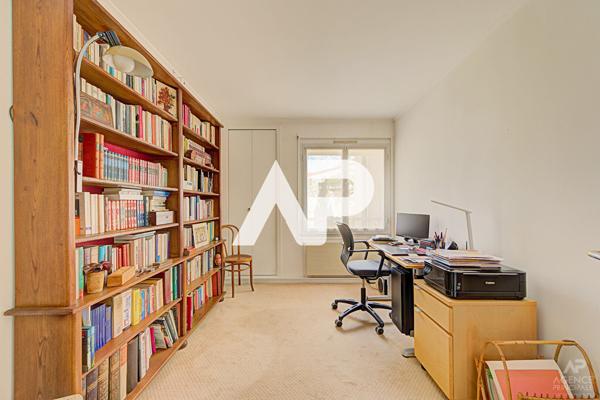 Appartement Rueil Malmaison 4 pièce(s) 83.21m² 570 000 € **  - Référence  20113