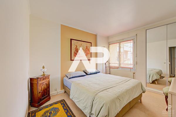 Appartement Rueil Malmaison 4 pièce(s) 83.21m² 570 000 € **  - Référence  20113