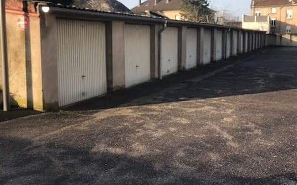Stationnement à louer