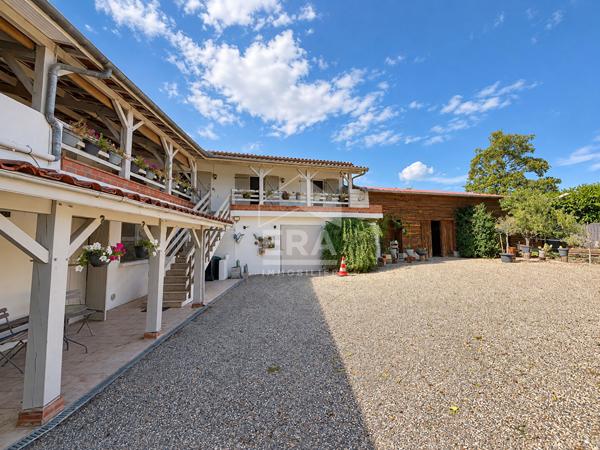 Ensemble immobilier à usage professionnel avec partie privative à Villeneuve-de-Marsan !