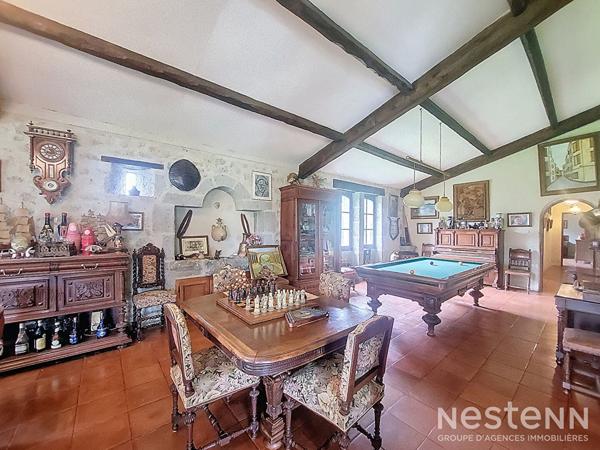 A Vendre Maison en pierre de 278 m² sur propriété de plus de 14 ha avec prairie, bois et points d'eau