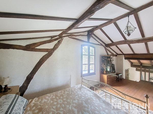 A Vendre Maison en pierre de 278 m² sur propriété de plus de 14 ha avec prairie, bois et points d'eau