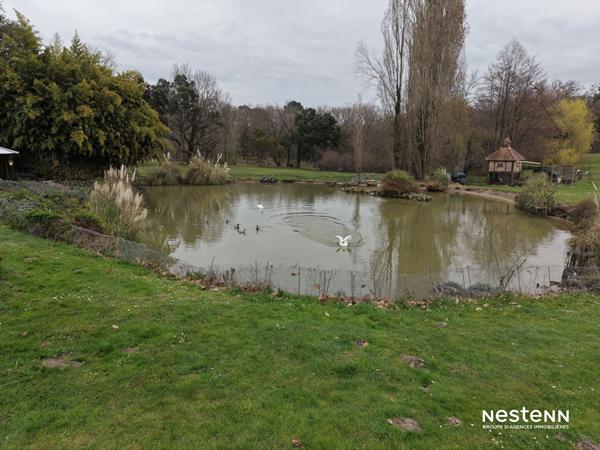 A Vendre Maison en pierre de 278 m² sur propriété de plus de 14 ha avec prairie, bois et points d'eau