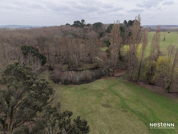 A Vendre Maison en pierre de 278 m² sur propriété de plus de 14 ha avec prairie, bois et points d'eau