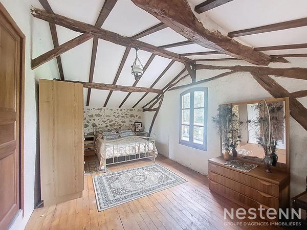 A Vendre Maison en pierre de 278 m² sur propriété de plus de 14 ha avec prairie, bois et points d'eau