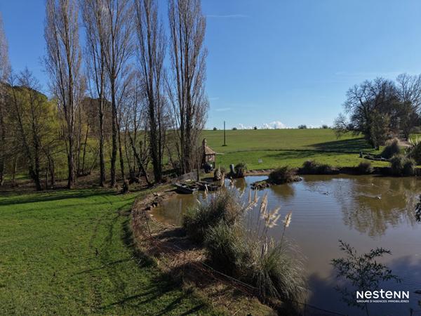 A Vendre Maison en pierre de 278 m² sur propriété de plus de 14 ha avec prairie, bois et points d'eau