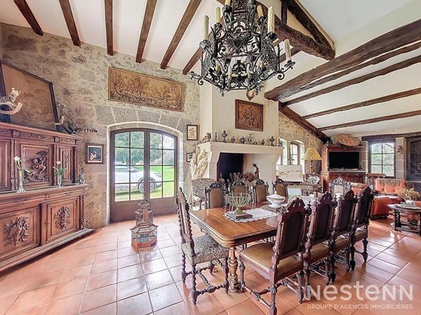 A Vendre Maison en pierre de 278 m² sur propriété de plus de 14 ha avec prairie, bois et points d'eau