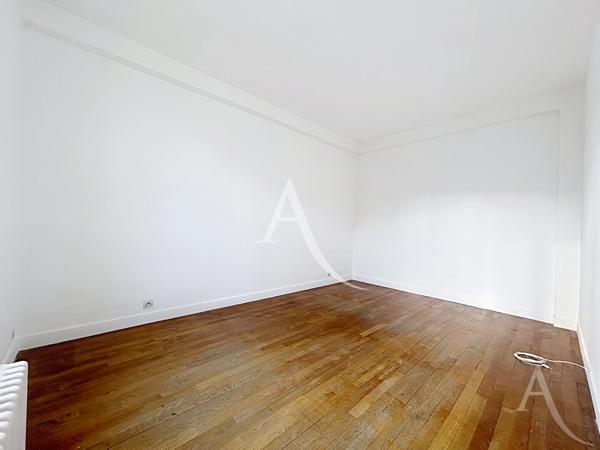 Appartement Place Saint Maclou à Mantes La Jolie, 2 pièces 57.37 m2
