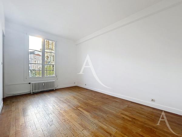 Appartement Place Saint Maclou à Mantes La Jolie, 2 pièces 57.37 m2