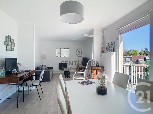 Appartement F3 à vendre  3 pièces - 62 m 2   CREPY EN VALOIS  - 60