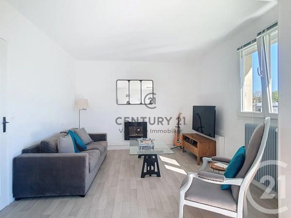 Appartement F3 à vendre  3 pièces - 62 m 2   CREPY EN VALOIS  - 60