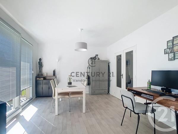 Appartement F3 à vendre  3 pièces - 62 m 2   CREPY EN VALOIS  - 60