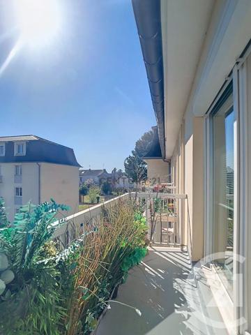 Appartement F3 à vendre  3 pièces - 62 m 2   CREPY EN VALOIS  - 60