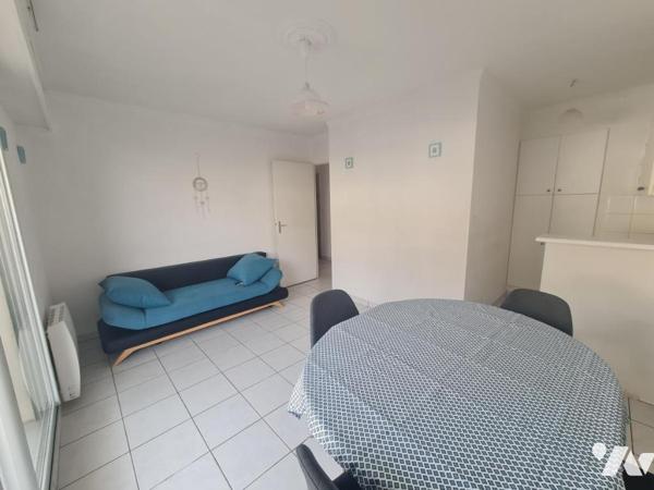 T2 idéalement situé 50 m de la plage et 400 m du marché.