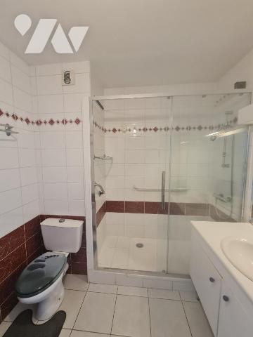 T2 idéalement situé 50 m de la plage et 400 m du marché.