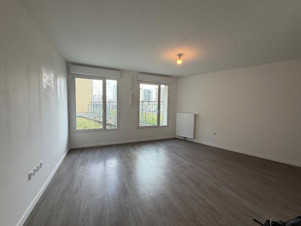 Appartement 1 pièce(s) de 38m² - Proche Gare SNCF et Centre-ville
