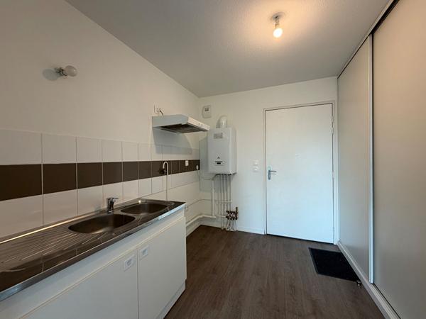 Appartement 1 pièce(s) de 38m² - Proche Gare SNCF et Centre-ville
