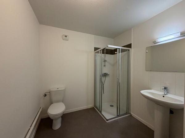 Appartement 1 pièce(s) de 38m² - Proche Gare SNCF et Centre-ville