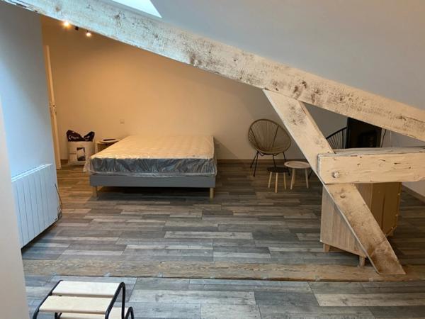 LUCON COEUR DE VILLE GRAND CONFORT SPACIEUSE CHAMBRE MEUBLEE CHARGES COMPRISES AVEC CUISINE COMMUNE