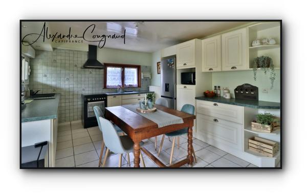 Dpt Tarn (81), à vendre SAIX maison P8 de 208 m² sur terrain de 2400 m² avec dépendance d'environ 95 m²