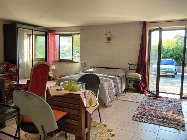 Maison avec piscine et studio indépendant