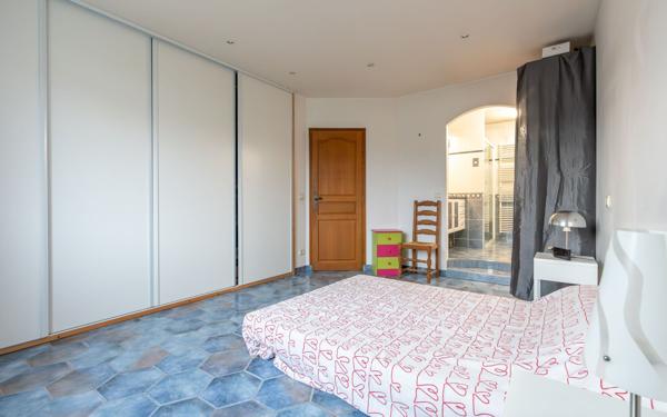 Maison à vendre    5 pièces • 190 m2 Pontault-Combault