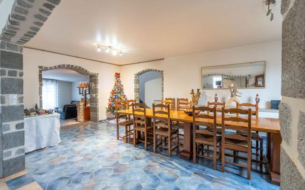 Maison à vendre    5 pièces • 190 m2 Pontault-Combault