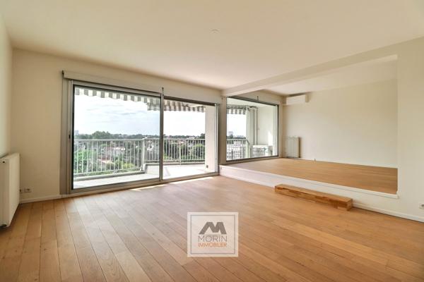 BORDEAUX CAUDÉRAN – à vendre appartement traversant avec ascenseur, 4 chambres, terrasse et garage