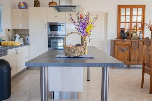 Maison individuelle de 127m² avec vue dégagée - garage de 106m²